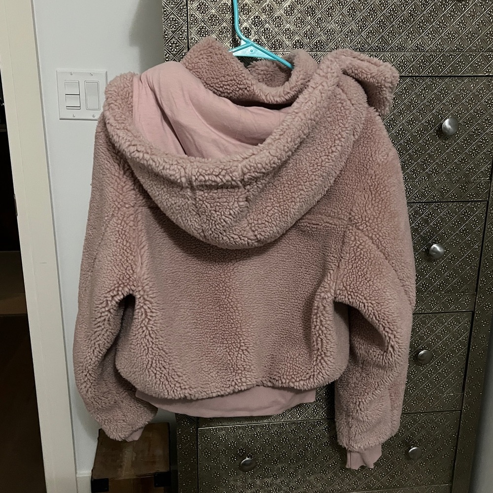 Alo Yoga Sherpa Cropped Bomber Jacket - Dusty Rose - Picture 2 of 3